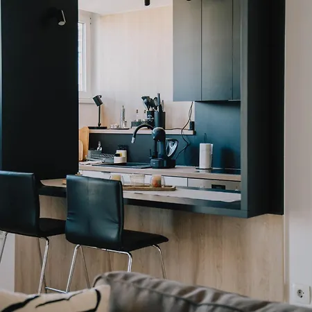 Engadin Newly Designed 1bdr Lägenhet *