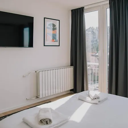 Apartment 1bdr Close To Center - Free Parking