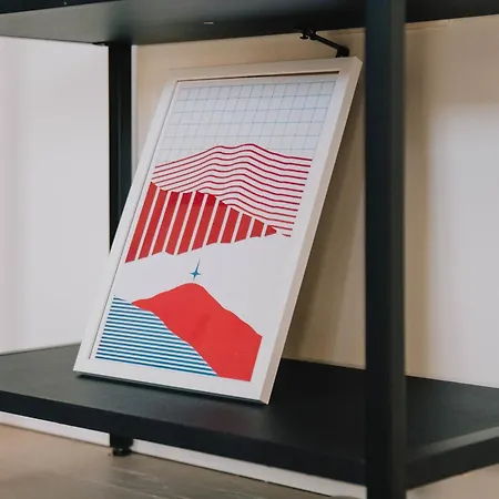 Engadin Newly Designed 1bdr Lägenhet *