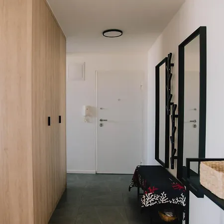 1bdr Close To Center - Free Parking