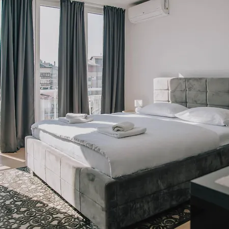 1bdr Close To Center - Free Parking *